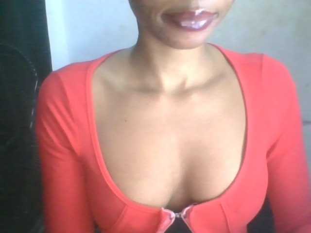 Juicyxpussy live cam on BongaCams
