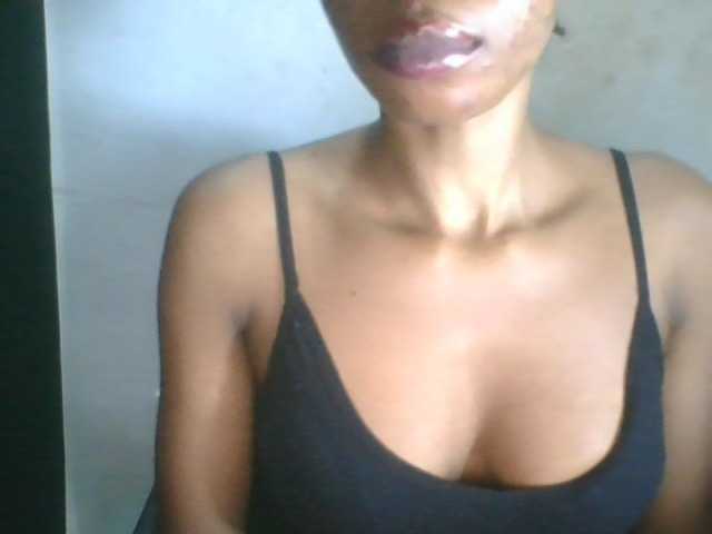 Juicyxpussy live cam on BongaCams