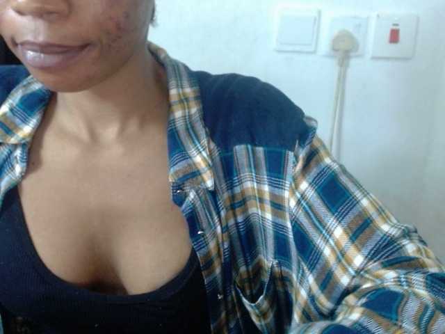 Juicyxpussy live cam on BongaCams