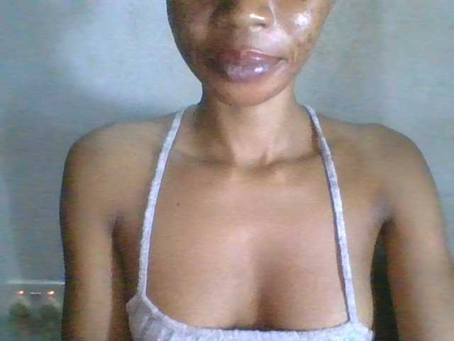 Juicyxpussy live cam on BongaCams