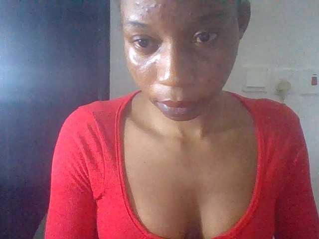 Juicyxpussy live cam on BongaCams