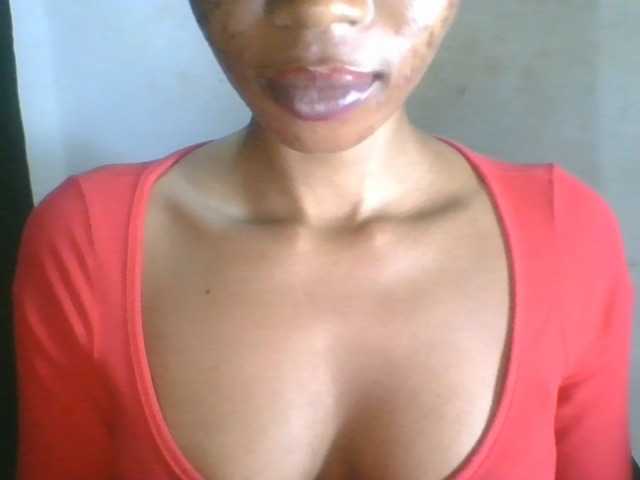 Juicyxpussy live cam on BongaCams