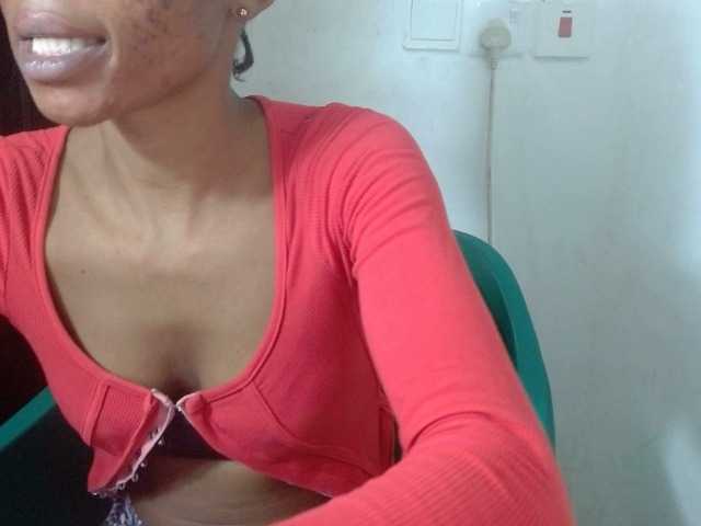 Juicyxpussy live cam on BongaCams