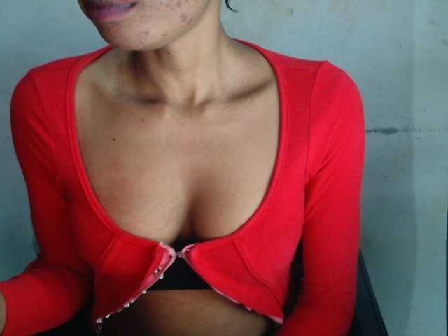 Juicyxpussy live cam on BongaCams