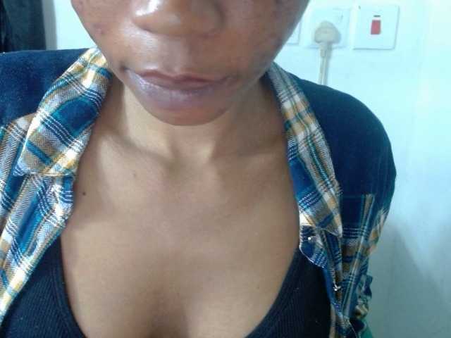 Juicyxpussy live cam on BongaCams