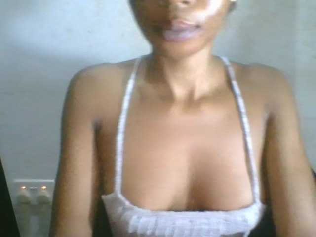 Juicyxpussy live cam on BongaCams
