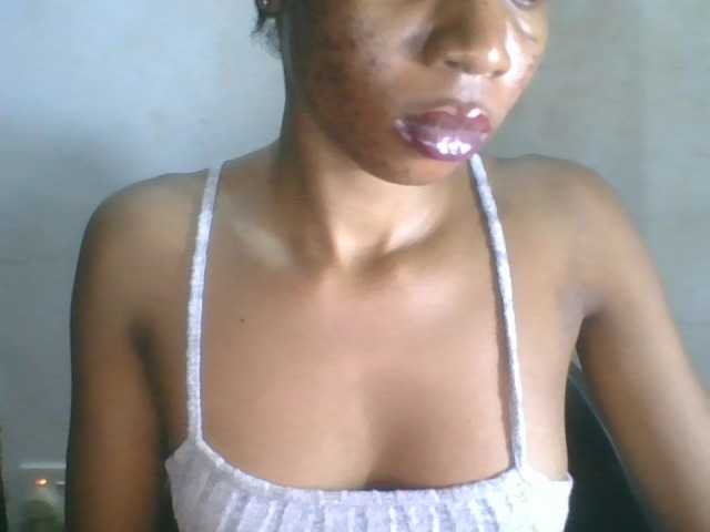 Juicyxpussy live cam on BongaCams
