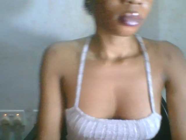 Juicyxpussy live cam on BongaCams