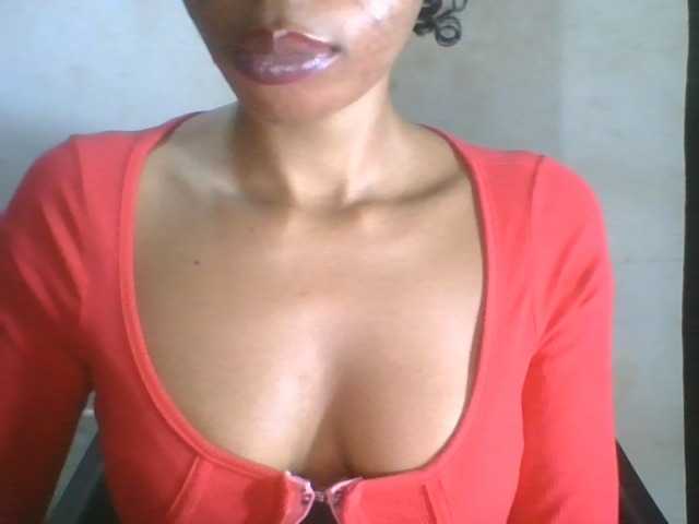Juicyxpussy live cam on BongaCams