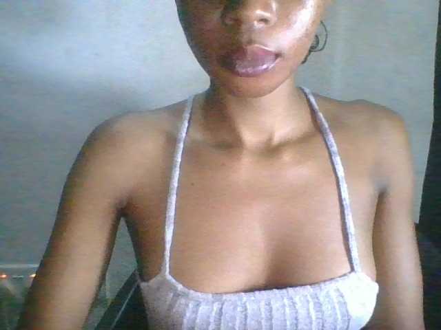Juicyxpussy live cam on BongaCams