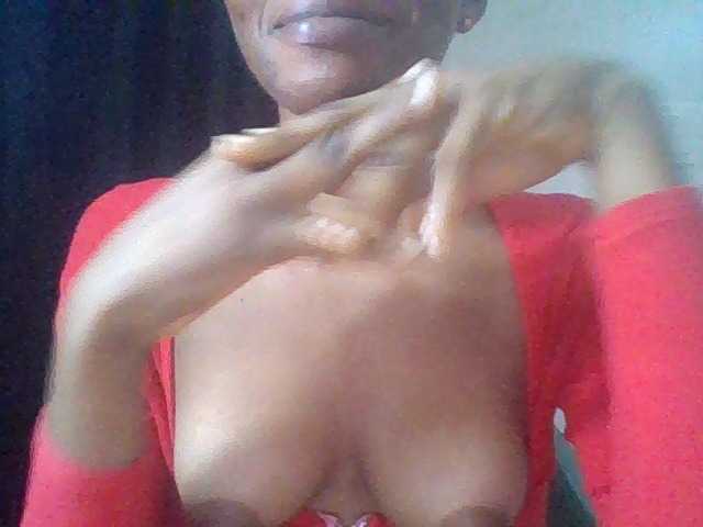 Juicyxpussy live cam on BongaCams
