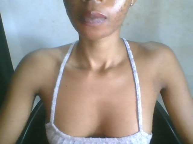 Juicyxpussy live cam on BongaCams