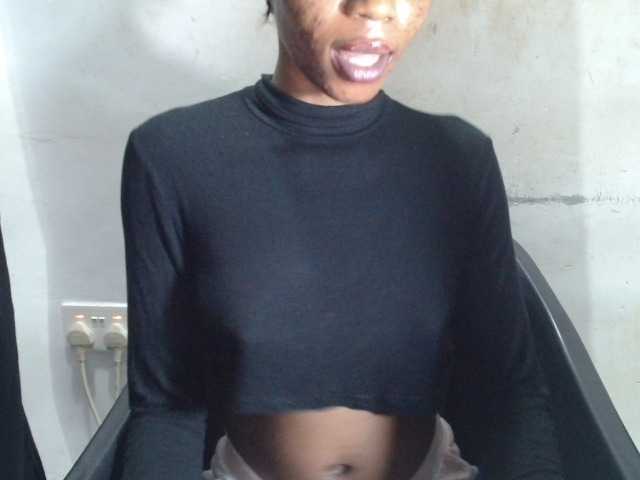 Juicyxpussy live cam on BongaCams
