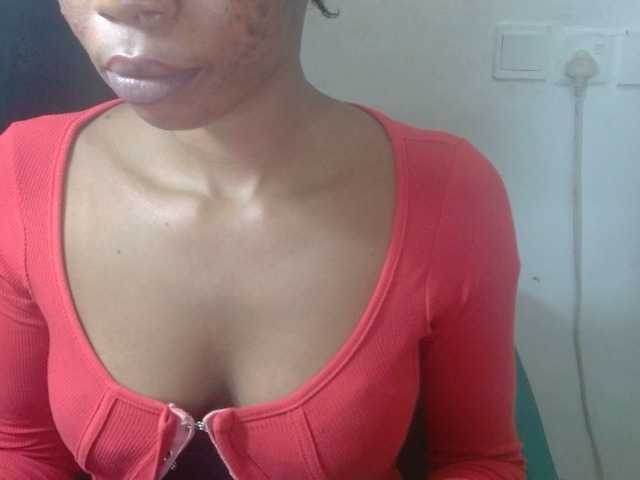 Juicyxpussy live cam on BongaCams