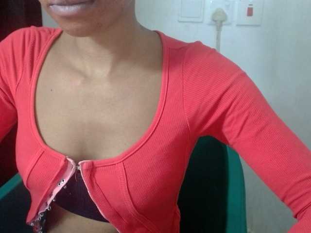 Juicyxpussy live cam on BongaCams