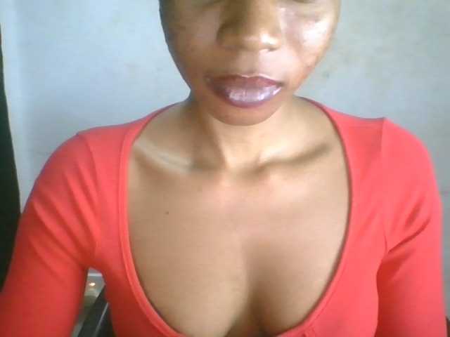 Juicyxpussy live cam on BongaCams