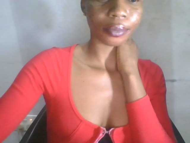 Juicyxpussy live cam on BongaCams