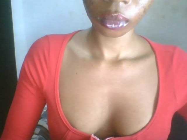 Juicyxpussy live cam on BongaCams