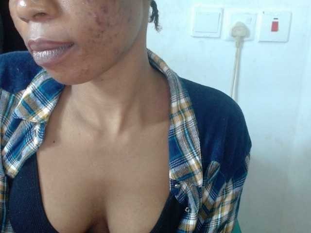 Juicyxpussy live cam on BongaCams