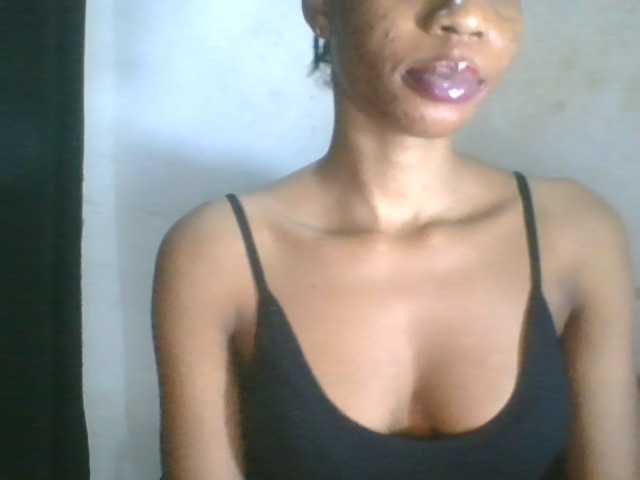 Juicyxpussy live cam on BongaCams