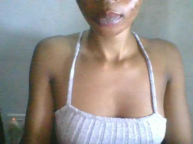 Juicyxpussy live cam on BongaCams