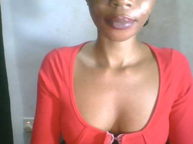 Juicyxpussy live cam on BongaCams
