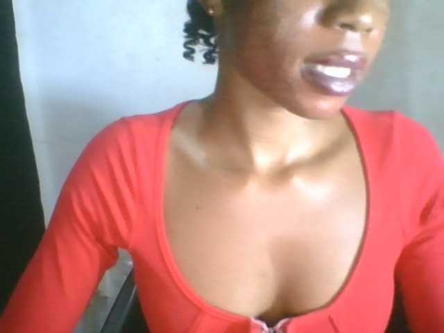 Juicyxpussy live cam on BongaCams