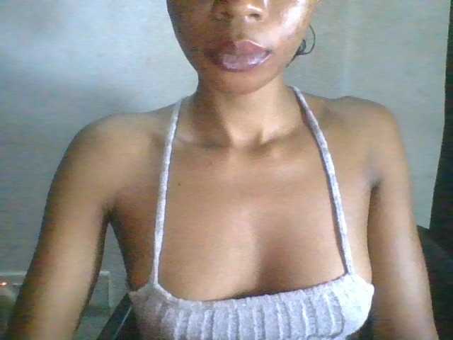 Juicyxpussy live cam on BongaCams