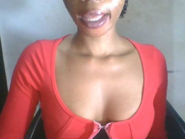Juicyxpussy live cam on BongaCams
