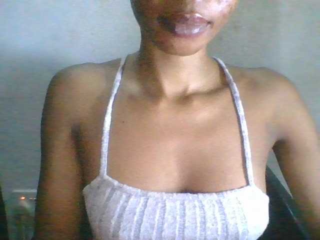 Juicyxpussy live cam on BongaCams