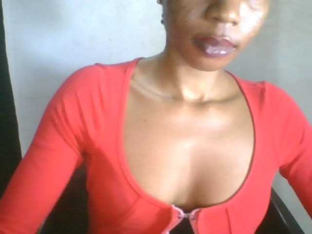 Juicyxpussy live cam on BongaCams