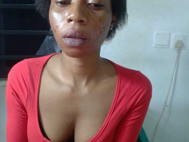 Juicyxpussy live cam on BongaCams