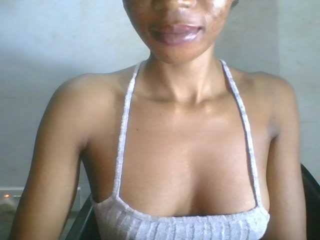 Juicyxpussy live cam on BongaCams