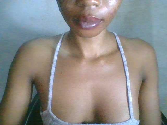 Juicyxpussy live cam on BongaCams