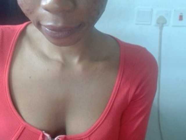 Juicyxpussy live cam on BongaCams