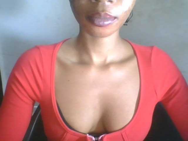 Juicyxpussy live cam on BongaCams