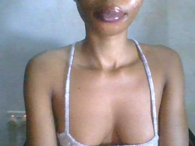 Juicyxpussy live cam on BongaCams