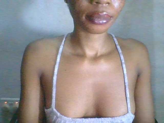 Juicyxpussy live cam on BongaCams