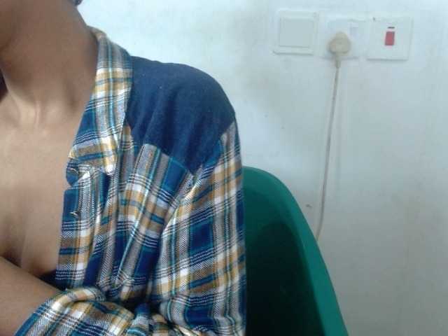 Juicyxpussy live cam on BongaCams
