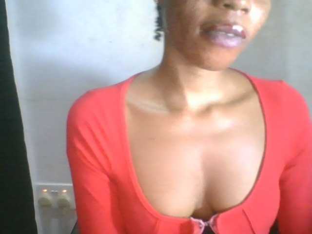Juicyxpussy live cam on BongaCams