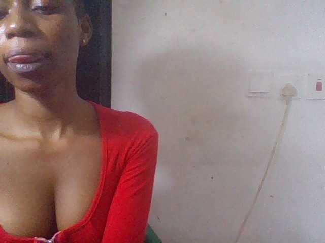 Juicyxpussy live cam on BongaCams