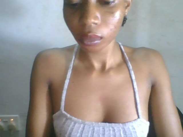 Juicyxpussy live cam on BongaCams