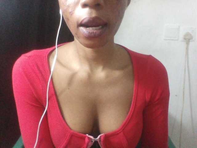 Juicyxpussy live cam on BongaCams