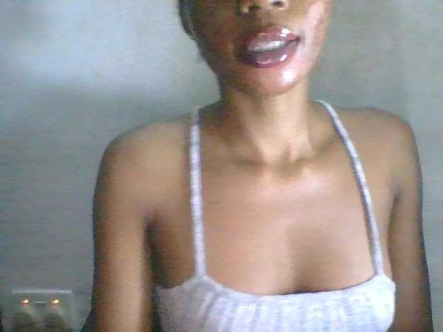 Juicyxpussy live cam on BongaCams