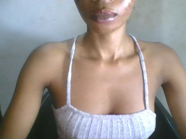 Juicyxpussy live cam on BongaCams