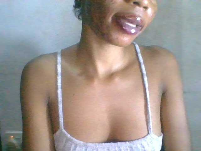Juicyxpussy live cam on BongaCams