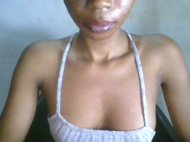 Juicyxpussy live cam on BongaCams