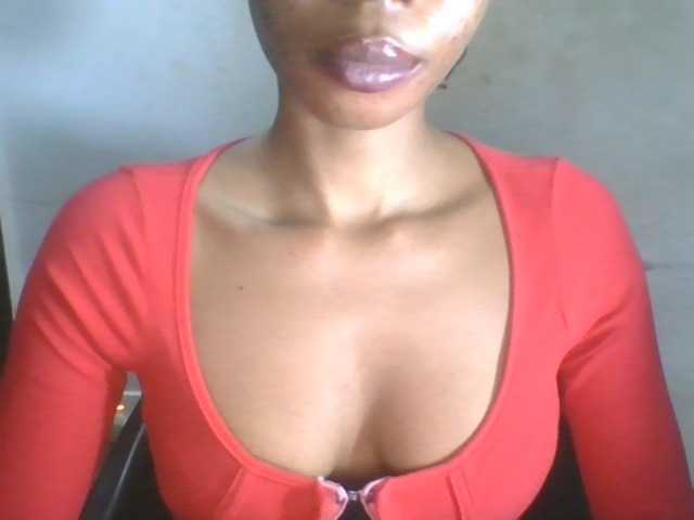 Juicyxpussy live cam on BongaCams