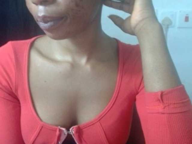 Juicyxpussy live cam on BongaCams