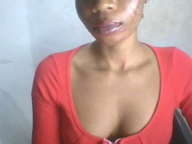 Juicyxpussy live cam on BongaCams